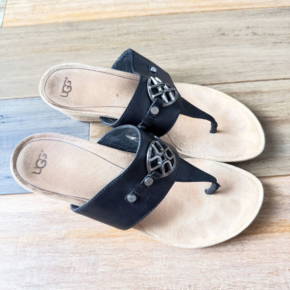 UGG Black Leather Thong Wedge Sandals Cork Logo Medallion Women’s US 9 EU 40 DE